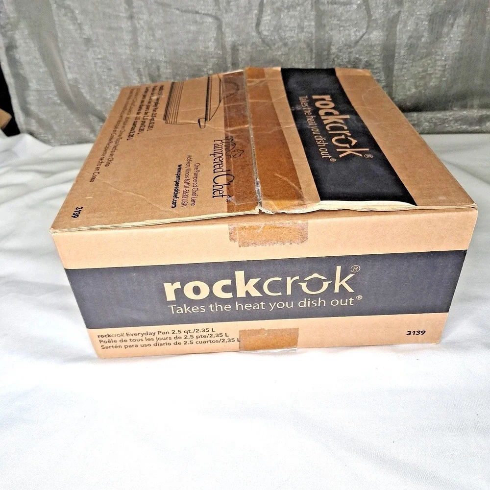 Pampered Chef Rockcrok Everyday Pan Dutch Oven 2.5 QT 2.35L New 3139 Open Box